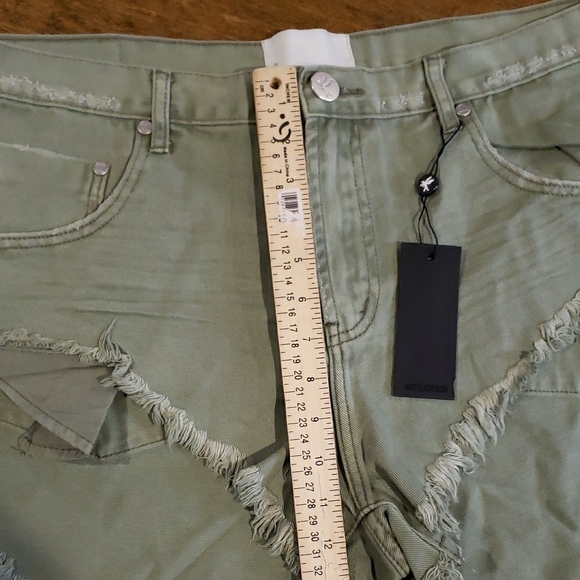 One Teaspoon Women's Olive Green Distressed Khaki Rollers Shorts 32 - Picture 8 of 8